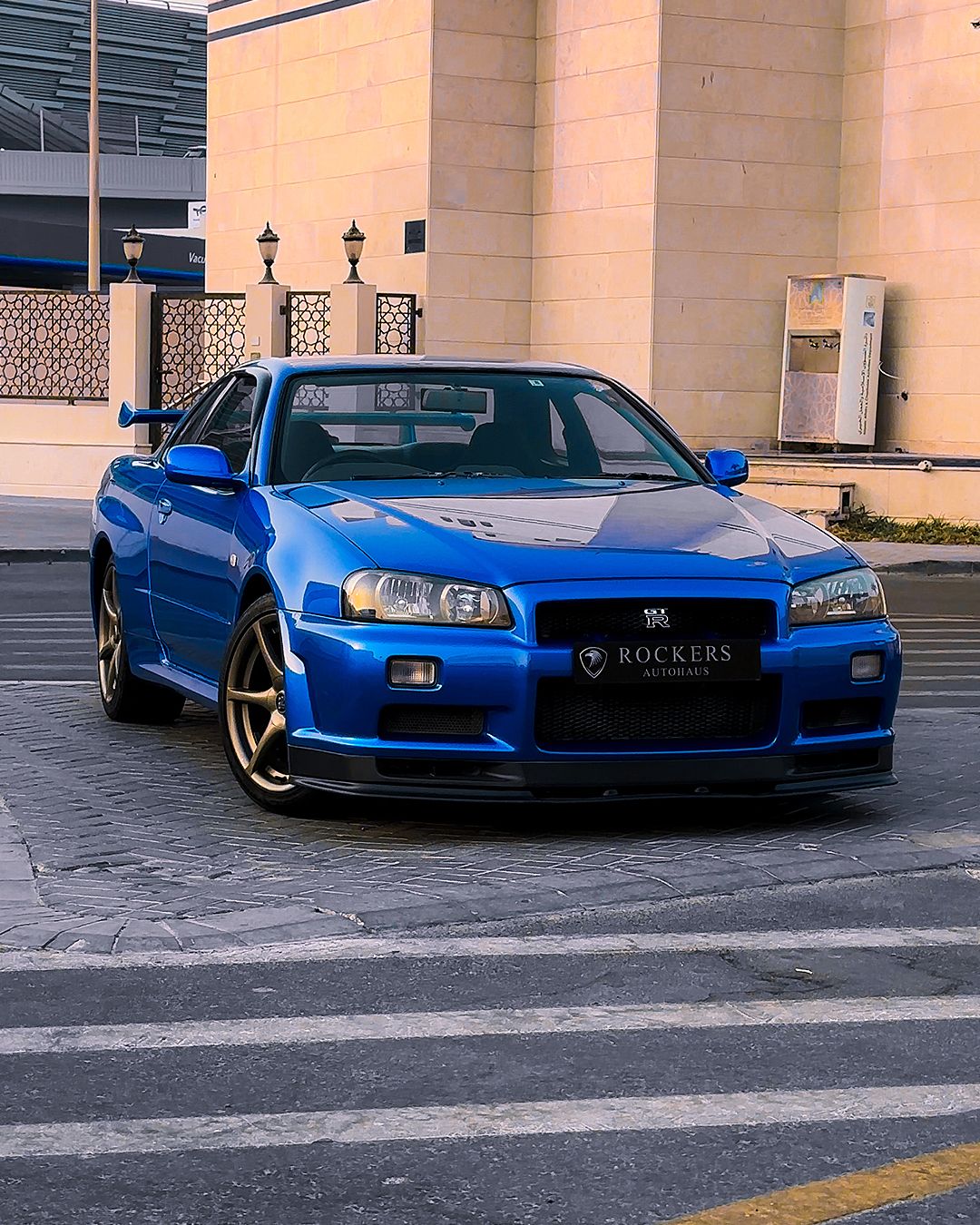 cars dubai nissan R34